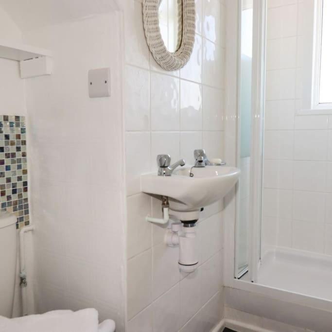 Gorgeous House In Newquay Walking Distance From Fistral Beach Экстерьер фото