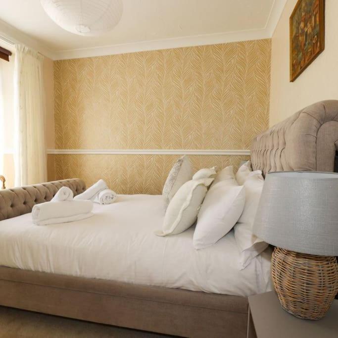 Gorgeous House In Newquay Walking Distance From Fistral Beach Экстерьер фото